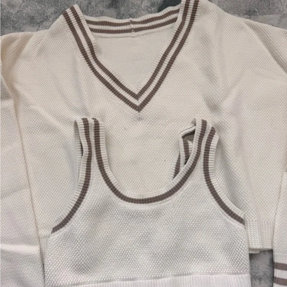 Alo Three piece Tennis Club Sweater Knit V-Neck Pullover , top & skirt - Picture 6 of 10